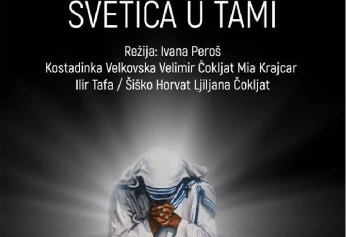 Ilir Tafa në shfaqjen për Nënën Terezë në Prishtina International Theater Festival.