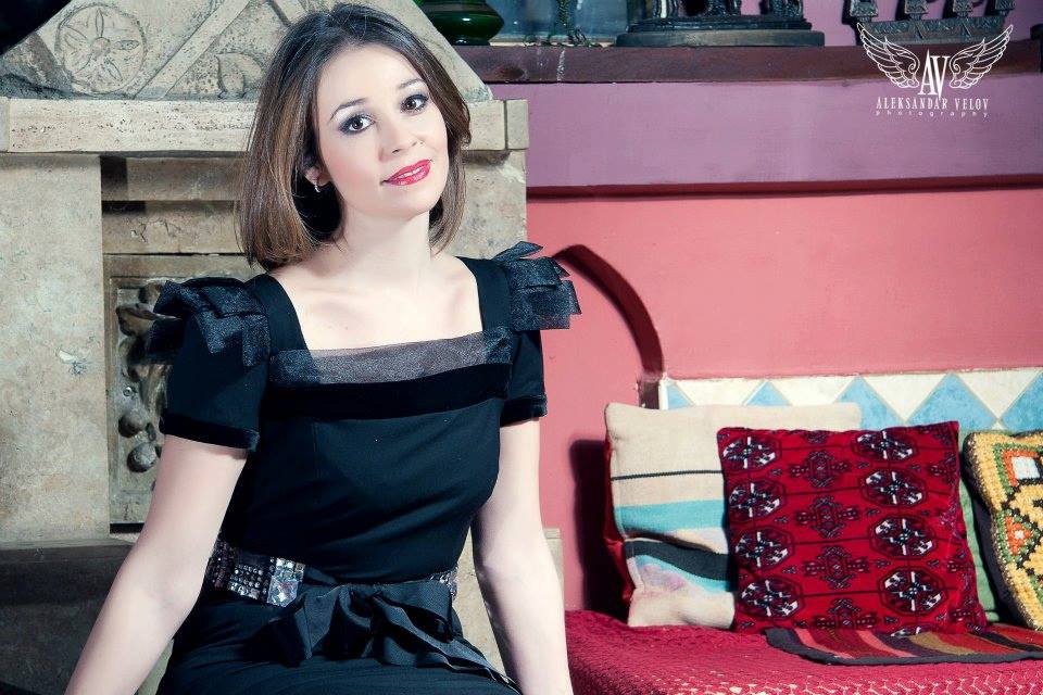 Amernis Noksshici – Jovanovska (Armenis Nokshiqi) aktorja e njohur në shaqjen “Darka e thërrimeve”.